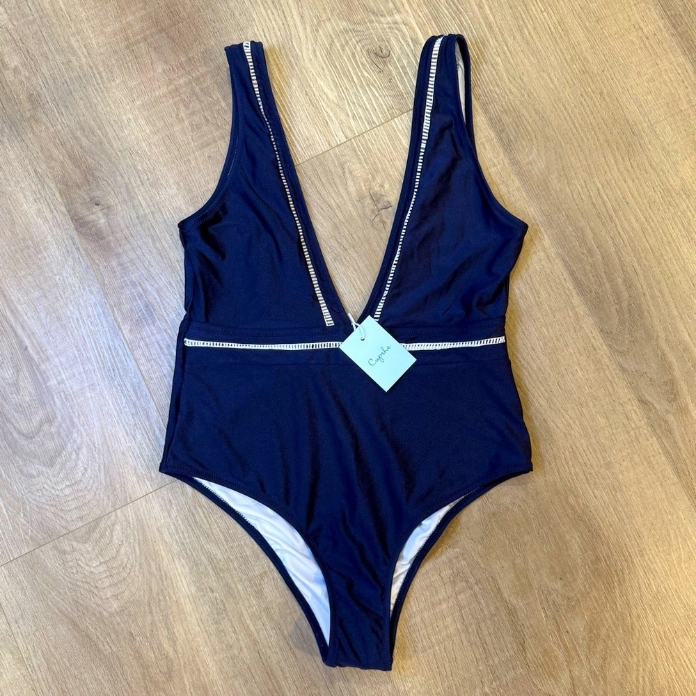 Cupshe NWT Navy and White Deep V Swimsuit (M)